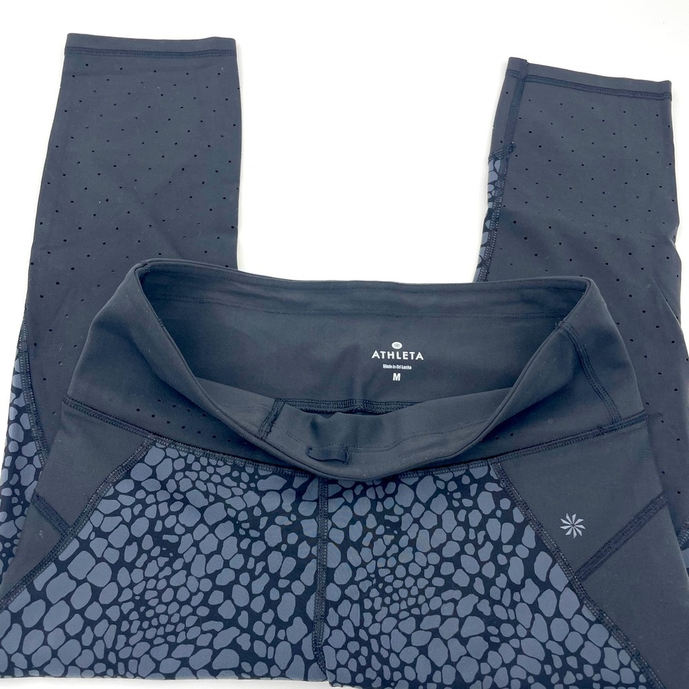 Athleta-Size Medium Black Capri Leggings